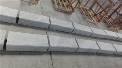 सीढ़ियों के लिए एंटी स्किड टाइलें