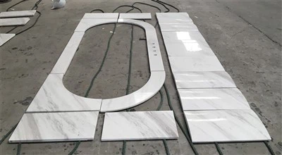 मार्बल टाइल टब चारों ओर